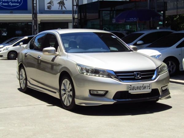 HONDA ACCORD 2.0 EL AUTO/2013